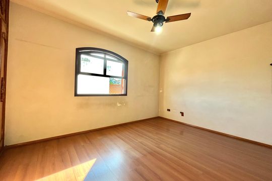 Suite de casa à venda com 3 quartos, 350m² em Jabaquara, São Paulo