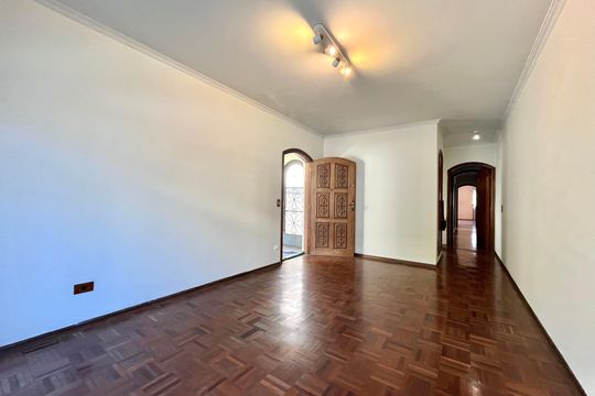 Casa à venda com 3 quartos, 350m² em Jabaquara, São Paulo