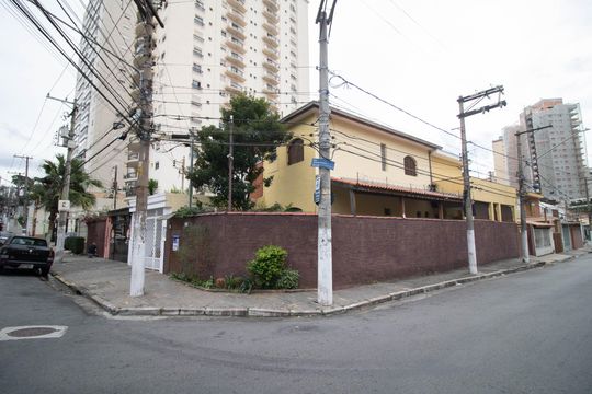 FACHADA de casa à venda com 3 quartos, 155m² em Santana, São Paulo