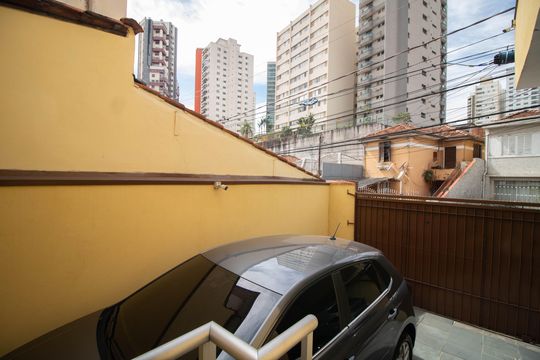 GARAGEM E ÁREA DE SERVIÇO de casa à venda com 3 quartos, 155m² em Santana, São Paulo