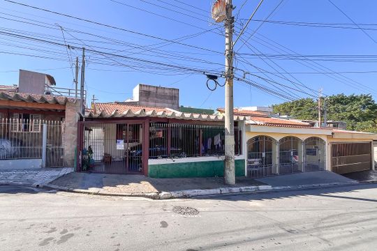 Fachada + plaquinha de casa à venda com 4 quartos, 270m² em Mauá, São Caetano do Sul