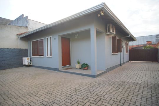 Área externa de casa à venda com 2 quartos, 70m² em Rio dos Sinos, São Leopoldo