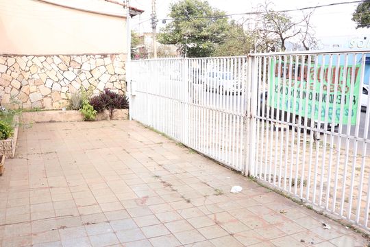 Garagem de casa à venda com 3 quartos, 432m² em Setor Aeroporto, Goiânia