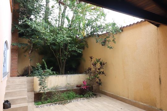 Quintal de casa à venda com 5 quartos, 580m² em Bairro dos Casa, São Bernardo do Campo