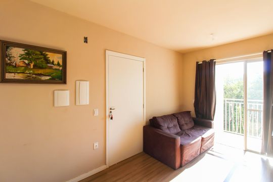 Sala de apartamento à venda com 2 quartos, 45m² em Olaria, Canoas