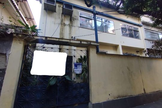 Fachada de casa à venda com 3 quartos, 240m² em Tijuca, Rio de Janeiro