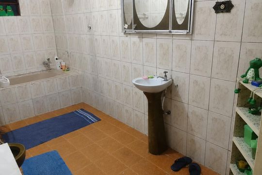 Banheiro de casa para alugar com 1 quarto, 100m² em Estância São Luís, Suzano