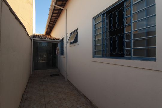 Área Externa de casa à venda com 3 quartos, 170m² em São João Batista, Belo Horizonte