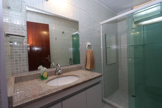 Banheiro da Suíte de casa para alugar com 2 quartos, 300m² em Vila Formosa, São Paulo