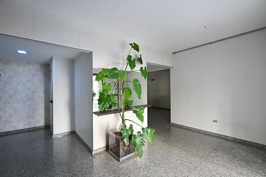 Hall Social de apartamento à venda com 2 quartos, 68m² em Jardim Henriqueta, Taboão da Serra