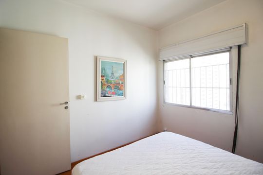 Quarto 1 de apartamento para alugar com 2 quartos, 76m² em Vila Olímpia, São Paulo