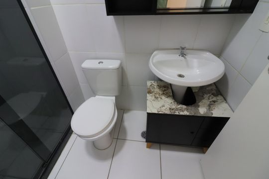 Banheiro de apartamento à venda com 2 quartos, 46m² em Novo Osasco, Osasco