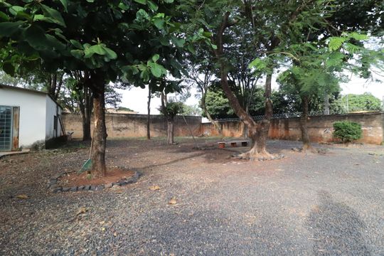 Área externa de casa para alugar com 5 quartos, 300m² em Chácaras Panorama, Uberlândia