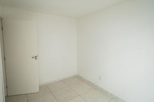 Quarto 1 de apartamento para alugar com 2 quartos, 41m² em Campo Grande, Rio de Janeiro