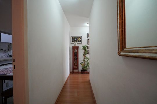 Corredor de apartamento à venda com 2 quartos, 78m² em Vila Mariana, São Paulo