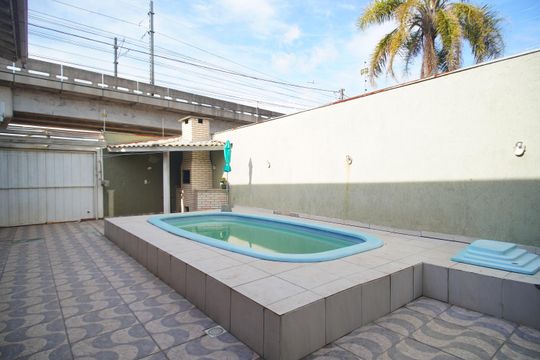 Piscina de casa à venda com 4 quartos, 120m² em Rio dos Sinos, São Leopoldo
