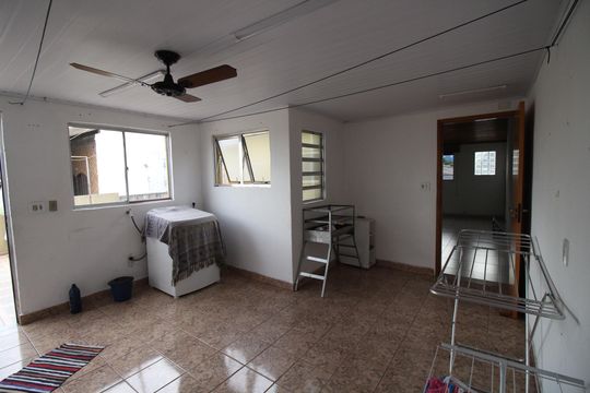 Casa à venda com 3 quartos, 129m² em Conjunto Habitacional Barreira Grande, São Paulo