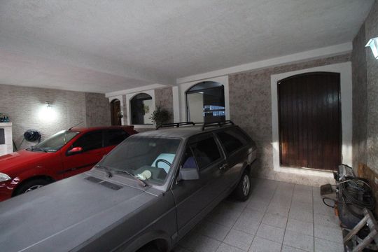 Casa à venda com 3 quartos, 129m² em Conjunto Habitacional Barreira Grande, São Paulo