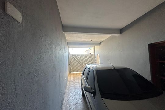 Garagem de casa à venda com 2 quartos, 144m² em Cidade São Pedro - Gleba A, Santana de Parnaíba