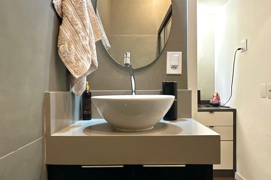 Banheiro social de apartamento para alugar com 2 quartos, 92m² em Copacabana, Rio de Janeiro