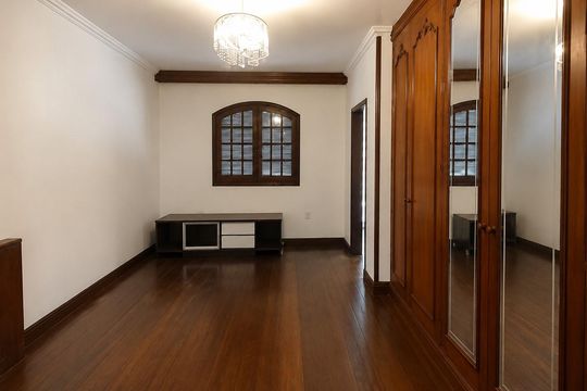 Quarto 1 de casa para alugar com 5 quartos, 540m² em Partenon, Porto Alegre