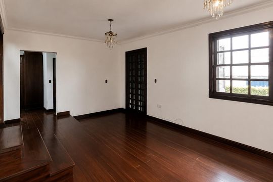 Casa para alugar com 5 quartos, 540m² em Partenon, Porto Alegre