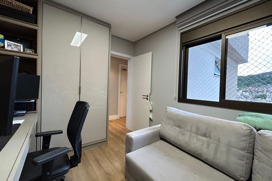 Quarto 2 de apartamento para alugar com 4 quartos, 260m² em Agronômica, Florianópolis