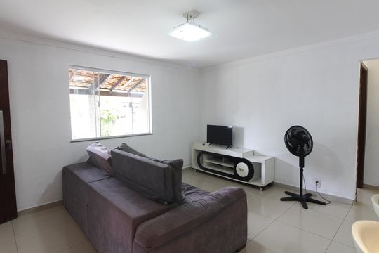 Casa de Condomínio para alugar com 3 quartos, 120m² em Jardim Olinda, Cabo Frio