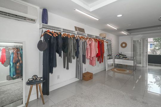 Sala de casa à venda com 2 quartos, 500m² em Vila Jardim, Porto Alegre