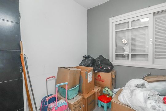 Quarto 2 de casa à venda com 2 quartos, 500m² em Vila Jardim, Porto Alegre