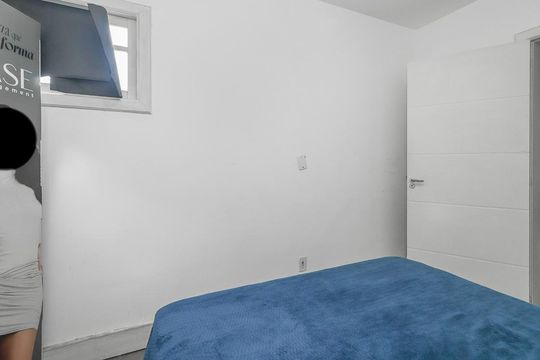 Banheiro da Suíte de casa à venda com 2 quartos, 500m² em Vila Jardim, Porto Alegre