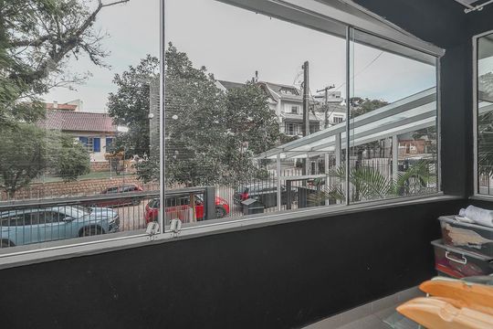 Sala de casa à venda com 2 quartos, 500m² em Vila Jardim, Porto Alegre