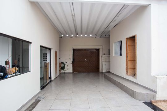 Garagem de casa à venda com 3 quartos, 450m² em Eldorado, Diadema