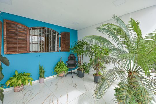 Sacada de casa à venda com 3 quartos, 400m² em Jardim Iporanga, São Paulo