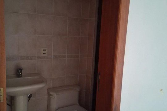 Banheiro de apartamento para alugar com 1 quarto, 47m² em Boa Vista, Porto Alegre