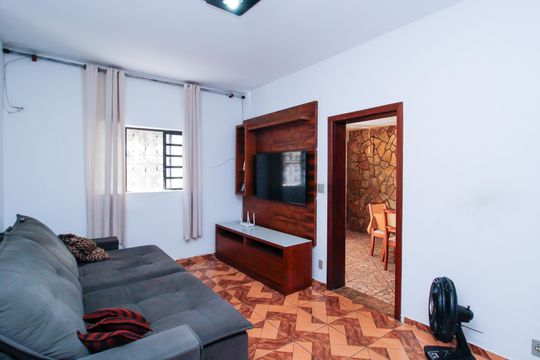 Casa à venda com 6 quartos, 470m² em Santa Efigênia, Belo Horizonte