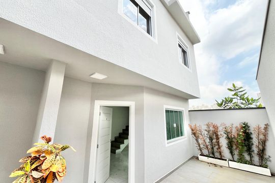 Fachada de casa de condomínio à venda com 3 quartos, 124m² em Jardim Santa Ines, São Paulo