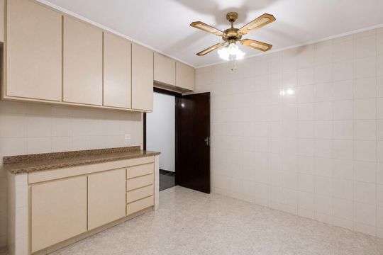 Cozinha de casa para alugar com 5 quartos, 339m² em Jaguaribe, Osasco
