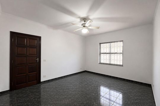 Casa para alugar com 5 quartos, 339m² em Jaguaribe, Osasco