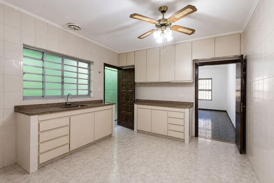 Cozinha de casa para alugar com 5 quartos, 339m² em Jaguaribe, Osasco