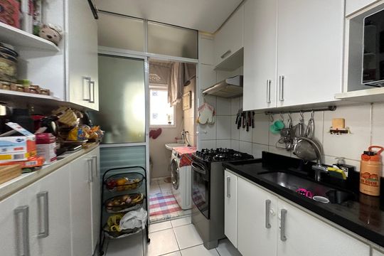 Cozinha de apartamento à venda com 3 quartos, 68m² em Jardim Tupanci, Barueri