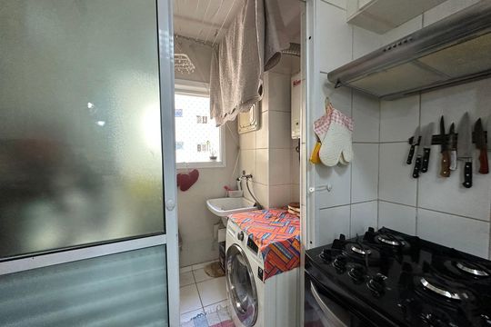 Área de Serviço de apartamento à venda com 3 quartos, 68m² em Jardim Tupanci, Barueri