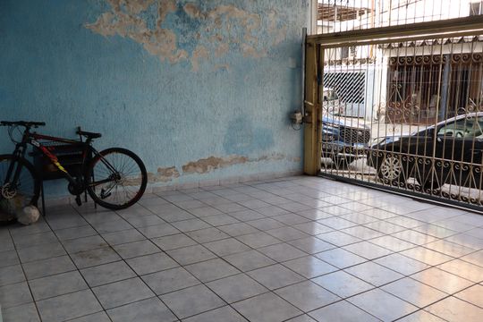 Garagem de casa à venda com 3 quartos, 130m² em Vila Nova Utinga, São Paulo