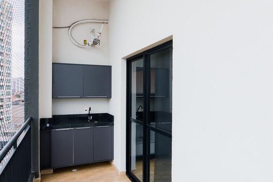 Varanda de kitnet/studio à venda com 1 quarto, 32m² em Vila Galvão, Guarulhos