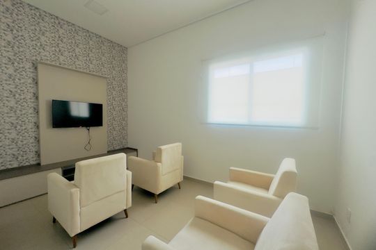 Sala de TV de kitnet/studio à venda com 1 quarto, 38m² em Vila Galvão, Guarulhos