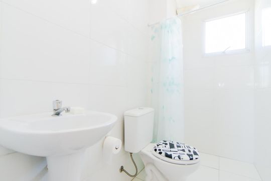 Banheiro da Suíte de apartamento à venda com 2 quartos, 52m² em Vila Milton, Guarulhos