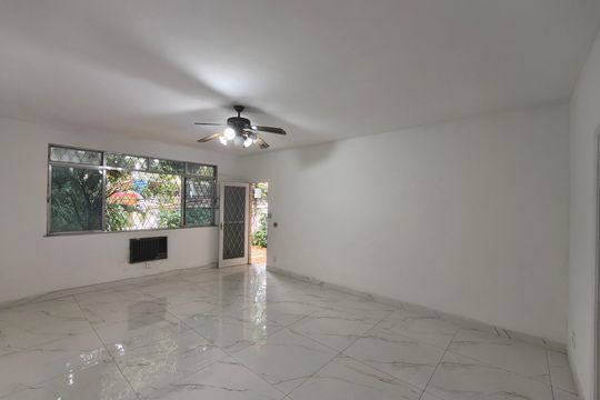 Casa para alugar com 3 quartos, 350m² em Freguesia (jacarepaguá), Rio de Janeiro