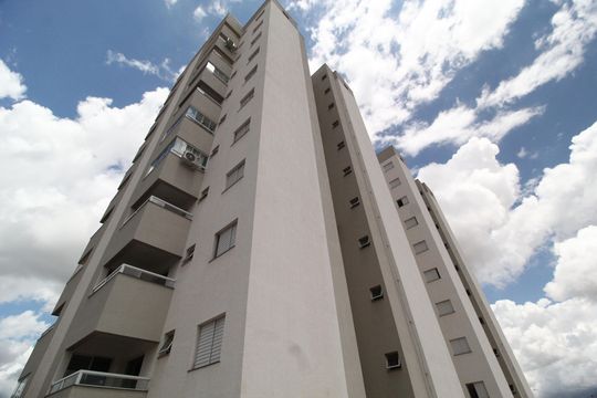 Fachada de apartamento para alugar com 2 quartos, 60m² em Granada, Uberlândia