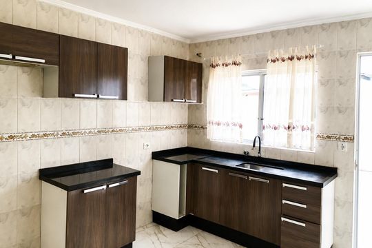 Cozinha de casa à venda com 2 quartos, 78m² em Vila Paulistania, São Paulo