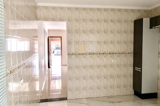 Cozinha de casa à venda com 2 quartos, 78m² em Vila Paulistania, São Paulo